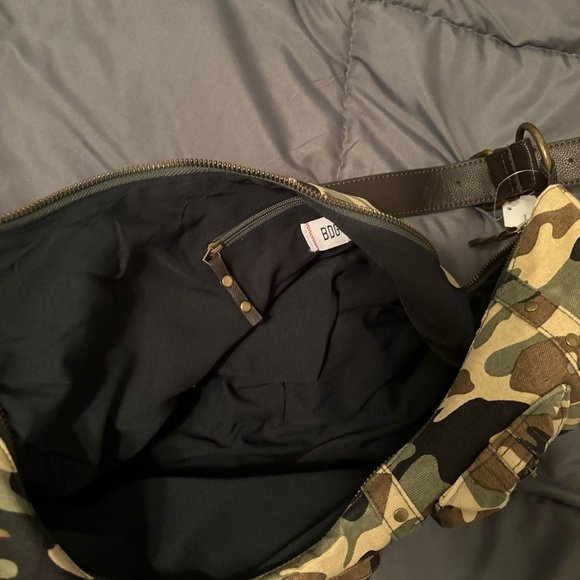 Urban Outfitters Cargo Camo Hobo Bag - Picture 2 of 4